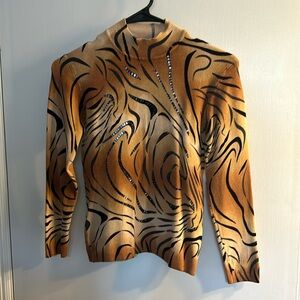 Light, beige and brown sweater long sleeves, extra small